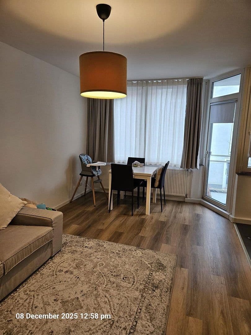 Pronájem bytu 3+1 64 m², Weißenburgstraße 30, Düsseldorf, Severní Porýní-Vestfálsko Pronájem bytu 3+1 64 m², Weißenburgstraße 30, Düsseldorf, Severní Porýní-Vestfálsko