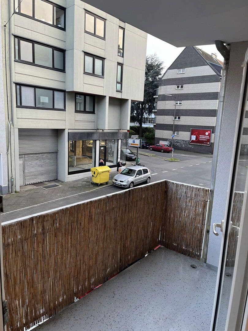 Pronájem bytu 3+1 64 m², Weißenburgstraße 30, Düsseldorf, Severní Porýní-Vestfálsko Pronájem bytu 3+1 64 m², Weißenburgstraße 30, Düsseldorf, Severní Porýní-Vestfálsko