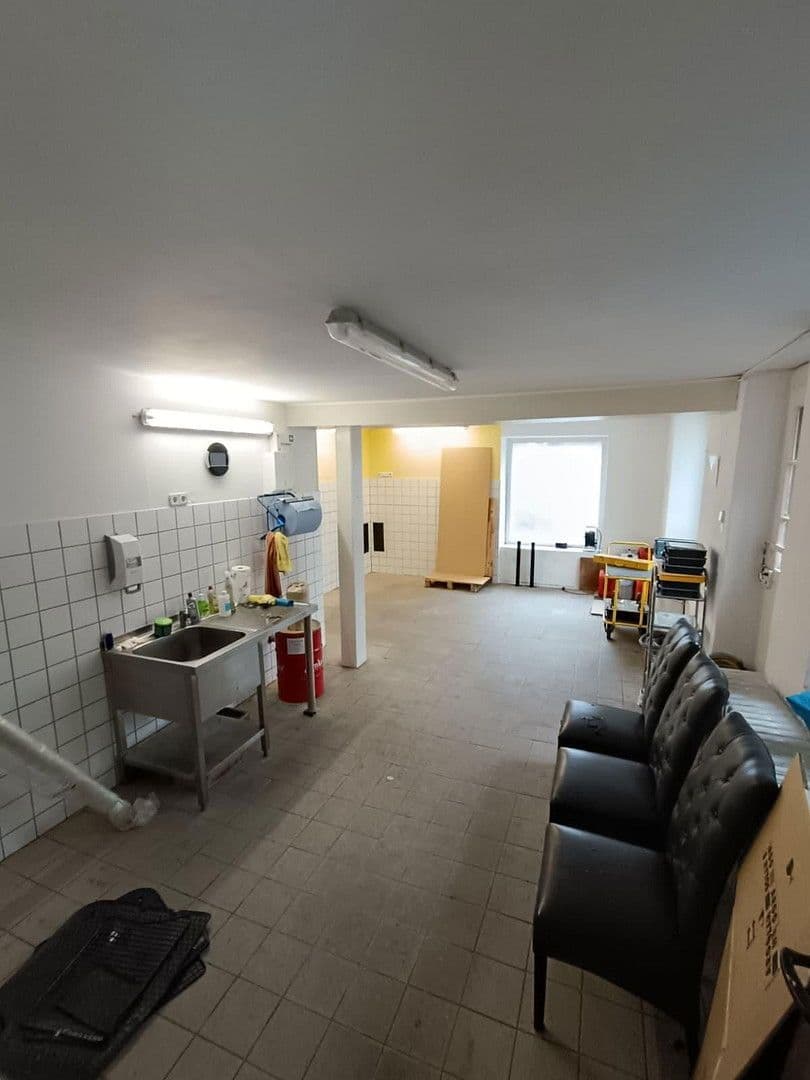 Pronájem nebytového prostoru 70 m², Hirsauer Str. 159/161, Pforzheim, Bádensko-Württembersko Pronájem nebytového prostoru 70 m², Hirsauer Str. 159/161, Pforzheim, Bádensko-Württembersko