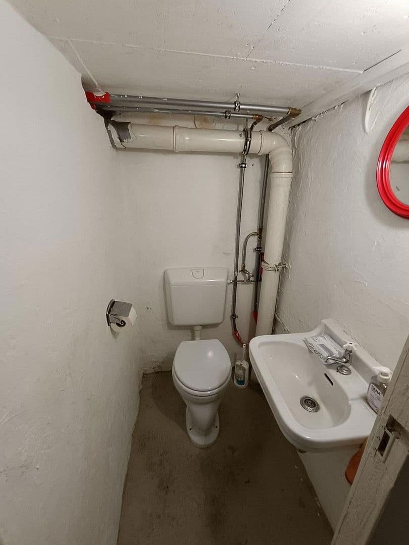 Pronájem nebytového prostoru 70 m², Hirsauer Str. 159/161, Pforzheim, Bádensko-Württembersko Pronájem nebytového prostoru 70 m², Hirsauer Str. 159/161, Pforzheim, Bádensko-Württembersko