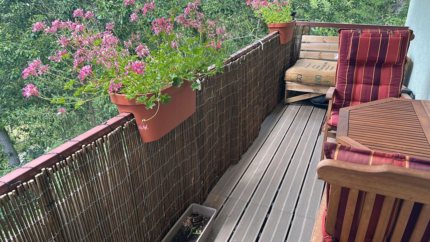 Pronájem bytu 3+1 70 m², Allgäustr. 32, Stuttgart, Bádensko-Württembersko Pronájem bytu 3+1 70 m², Allgäustr. 32, Stuttgart, Bádensko-Württembersko