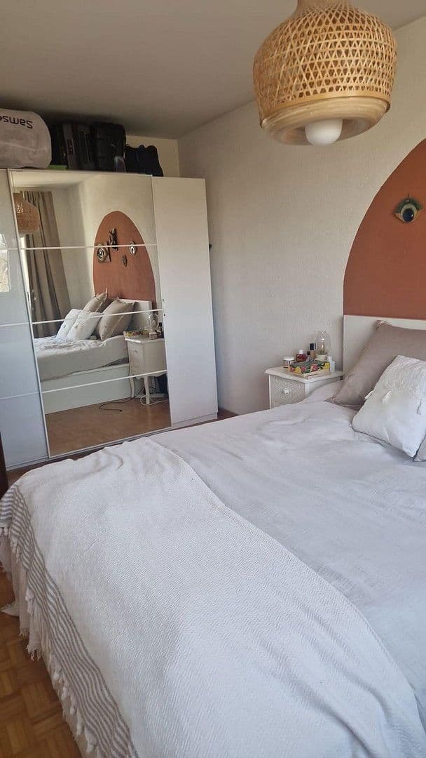 Pronájem bytu 3+1 70 m², Allgäustr. 32, Stuttgart, Bádensko-Württembersko Pronájem bytu 3+1 70 m², Allgäustr. 32, Stuttgart, Bádensko-Württembersko