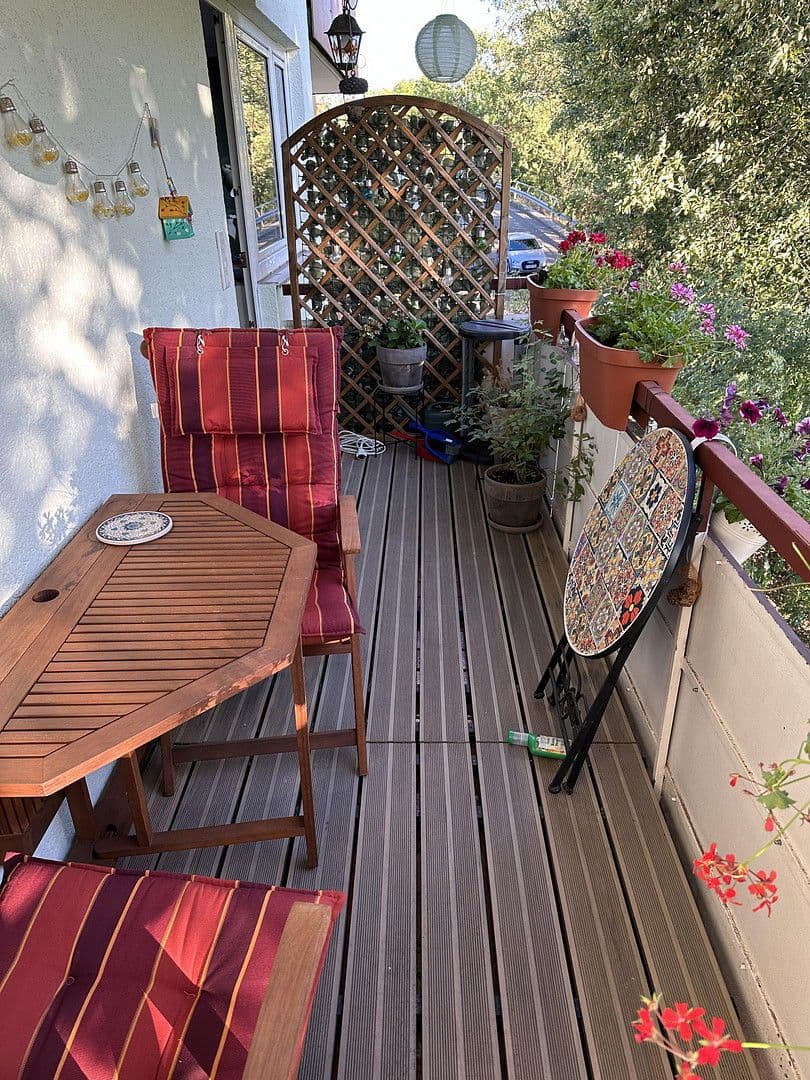 Pronájem bytu 3+1 70 m², Allgäustr. 32, Stuttgart, Bádensko-Württembersko Pronájem bytu 3+1 70 m², Allgäustr. 32, Stuttgart, Bádensko-Württembersko