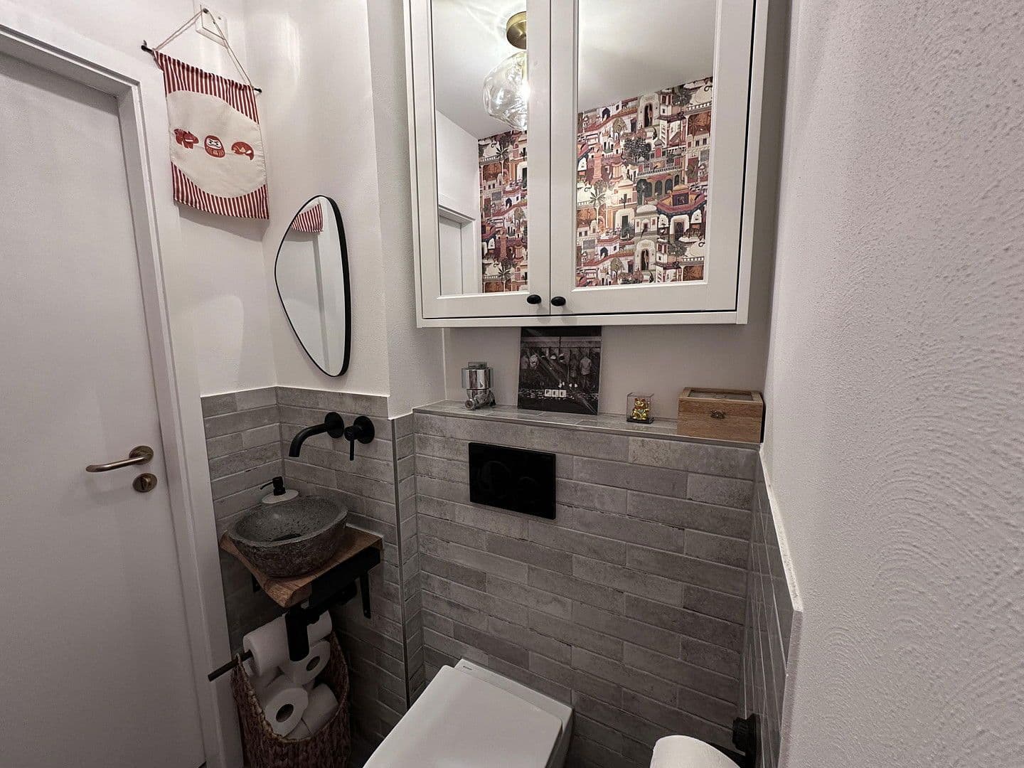 Pronájem bytu 3+1 70 m², Allgäustr. 32, Stuttgart, Bádensko-Württembersko Pronájem bytu 3+1 70 m², Allgäustr. 32, Stuttgart, Bádensko-Württembersko