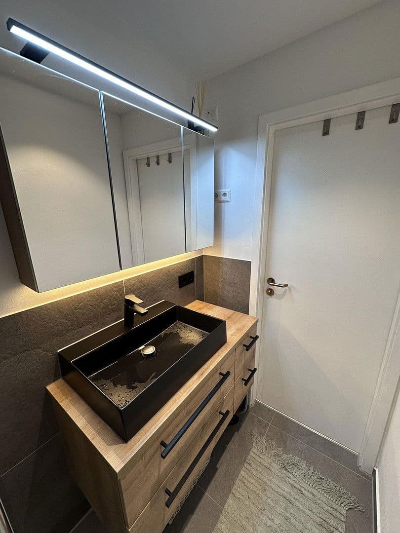 Pronájem bytu 3+1 70 m², Allgäustr. 32, Stuttgart, Bádensko-Württembersko Pronájem bytu 3+1 70 m², Allgäustr. 32, Stuttgart, Bádensko-Württembersko