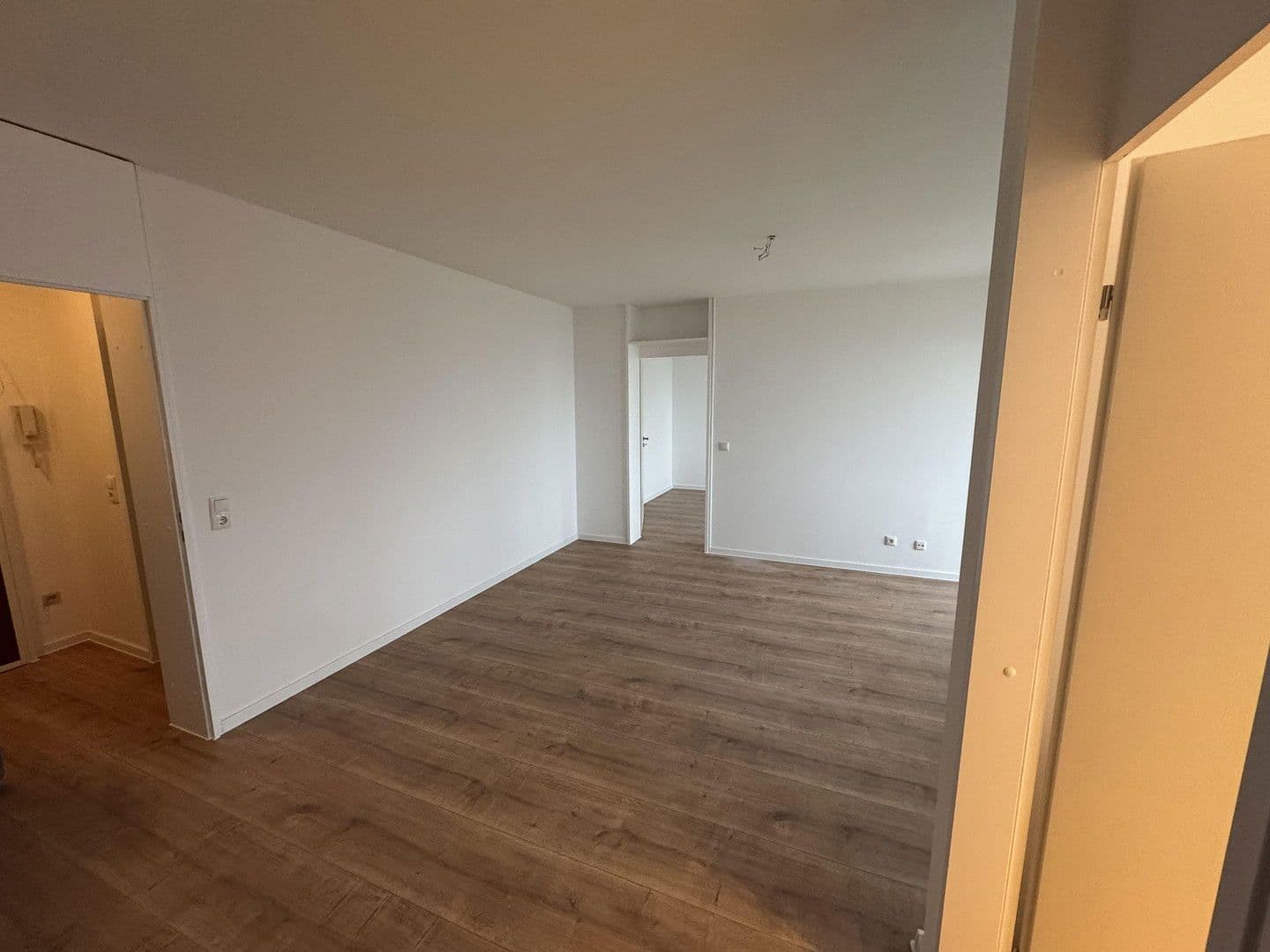 Pronájem bytu 2+1 55 m², Am Wald 11, Wiesbaden, Hessen Pronájem bytu 2+1 55 m², Am Wald 11, Wiesbaden, Hessen