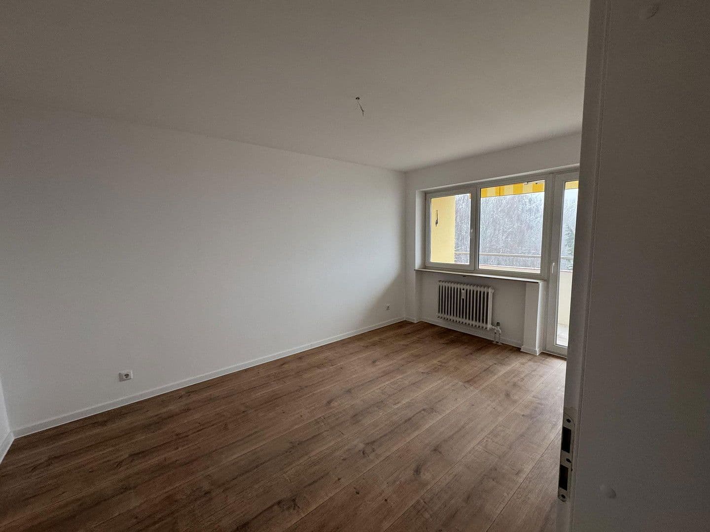 Pronájem bytu 2+1 55 m², Am Wald 11, Wiesbaden, Hessen Pronájem bytu 2+1 55 m², Am Wald 11, Wiesbaden, Hessen