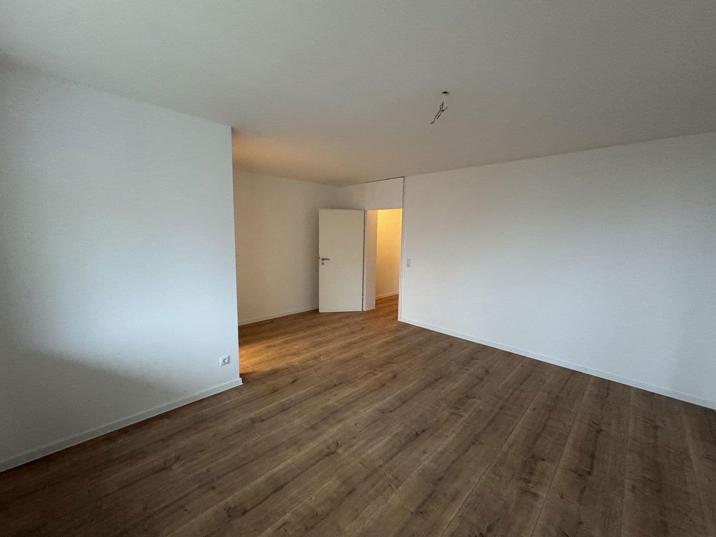 Pronájem bytu 2+1 55 m², Am Wald 11, Wiesbaden, Hessen Pronájem bytu 2+1 55 m², Am Wald 11, Wiesbaden, Hessen