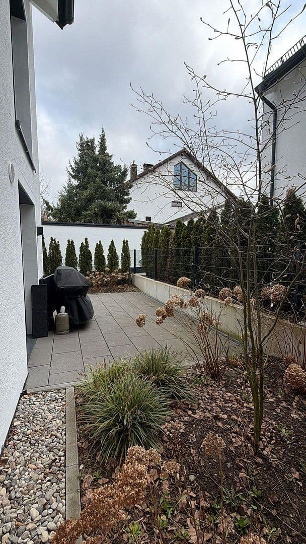 Pronájem bytu 2+1 81 m², Dorfstraße 13a, Germering, Bavorsko Pronájem bytu 2+1 81 m², Dorfstraße 13a, Germering, Bavorsko