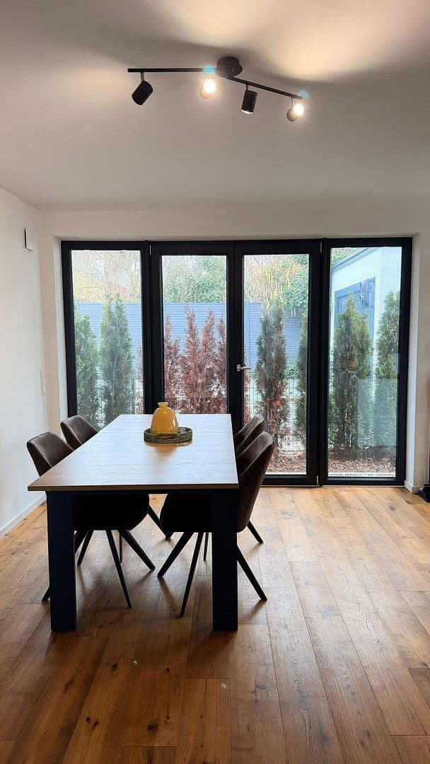 Pronájem bytu 2+1 81 m², Dorfstraße 13a, Germering, Bavorsko Pronájem bytu 2+1 81 m², Dorfstraße 13a, Germering, Bavorsko