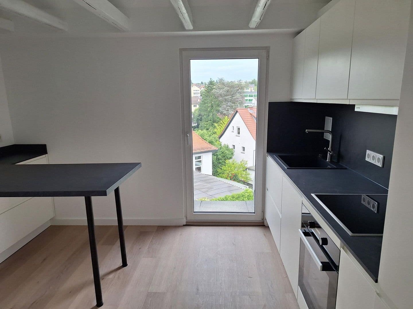 Pronájem bytu 4+1 98 m², Wilhelmstraße 16, Hofheim am Taunus, Hessen Pronájem bytu 4+1 98 m², Wilhelmstraße 16, Hofheim am Taunus, Hessen