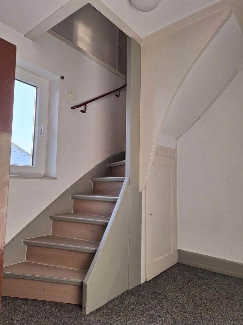 Pronájem bytu 4+1 98 m², Wilhelmstraße 16, Hofheim am Taunus, Hessen Pronájem bytu 4+1 98 m², Wilhelmstraße 16, Hofheim am Taunus, Hessen