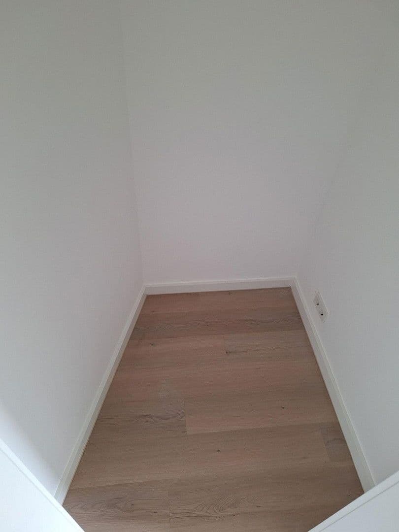 Pronájem bytu 4+1 98 m², Wilhelmstraße 16, Hofheim am Taunus, Hessen Pronájem bytu 4+1 98 m², Wilhelmstraße 16, Hofheim am Taunus, Hessen