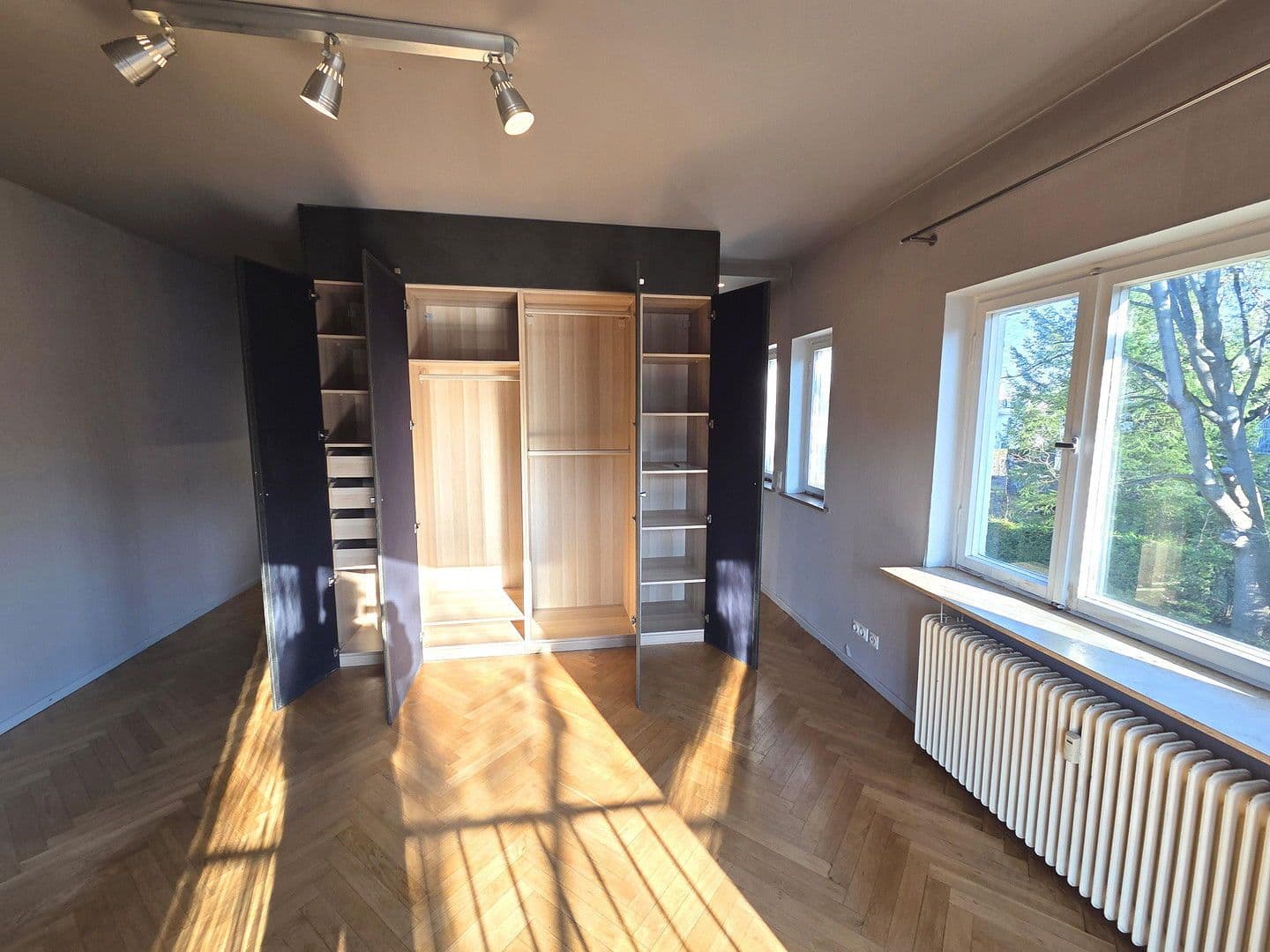 Prodej bytu 1+1 31 m², Bismarckallee 31, Berlin, Berlín Prodej bytu 1+1 31 m², Bismarckallee 31, Berlin, Berlín