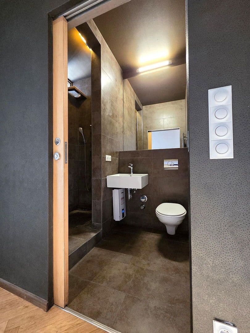 Prodej bytu 1+1 31 m², Bismarckallee 31, Berlin, Berlín Prodej bytu 1+1 31 m², Bismarckallee 31, Berlin, Berlín