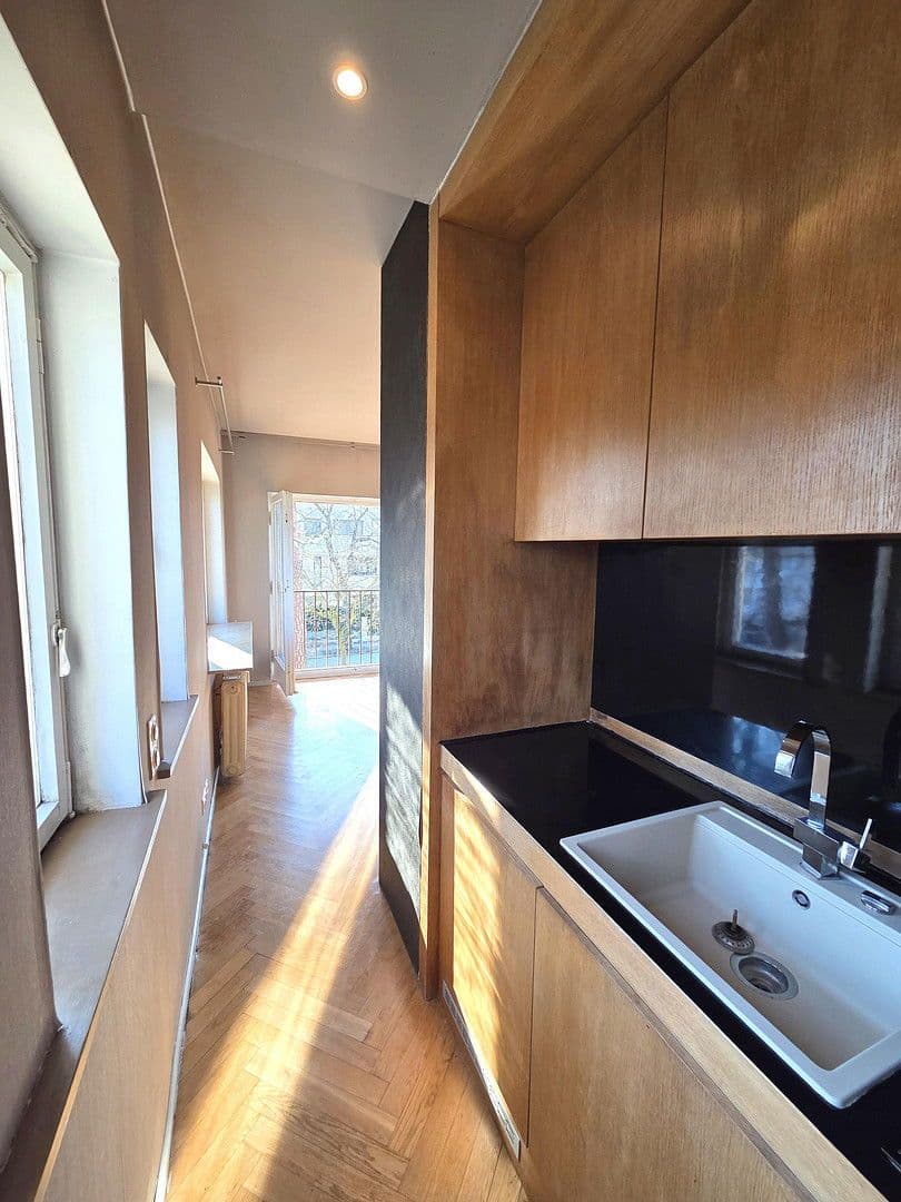 Prodej bytu 1+1 31 m², Bismarckallee 31, Berlin, Berlín Prodej bytu 1+1 31 m², Bismarckallee 31, Berlin, Berlín