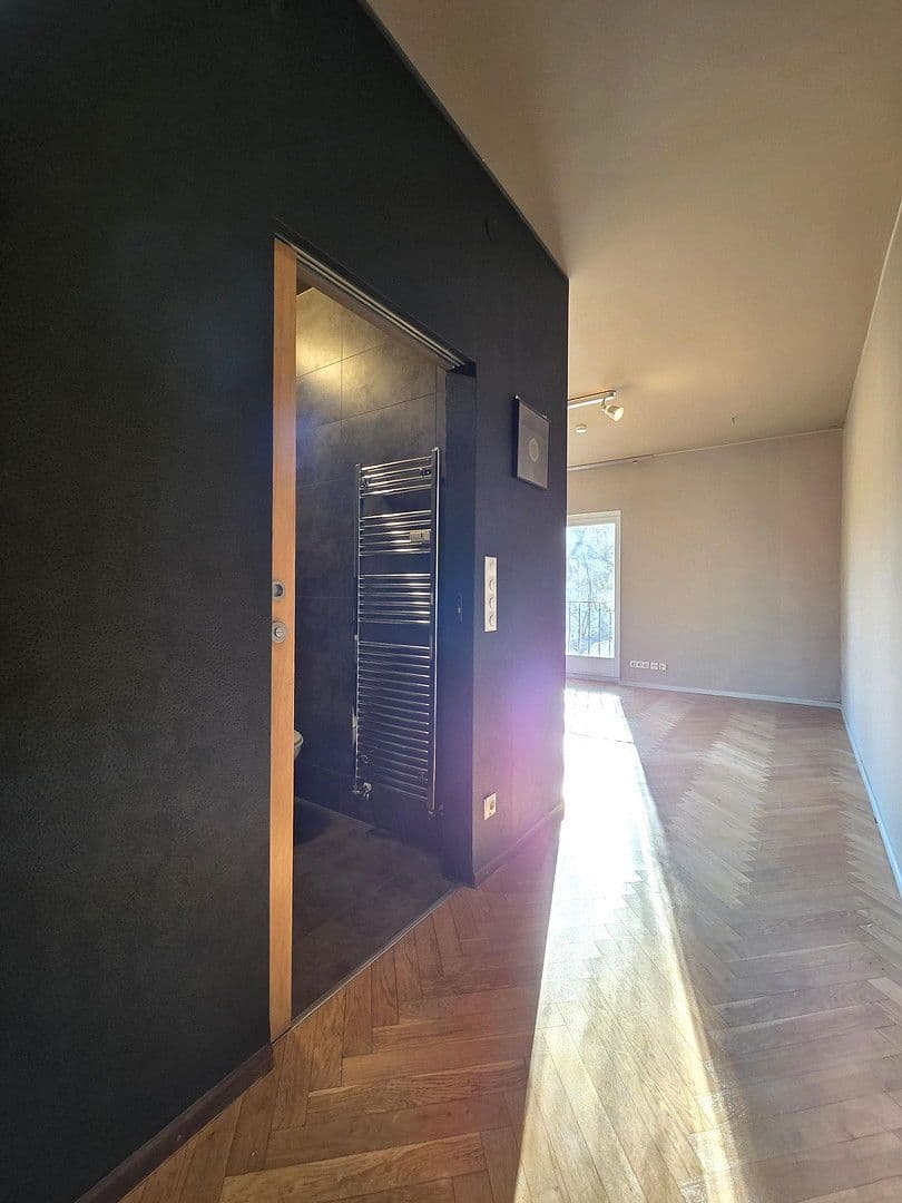 Prodej bytu 1+1 31 m², Bismarckallee 31, Berlin, Berlín Prodej bytu 1+1 31 m², Bismarckallee 31, Berlin, Berlín