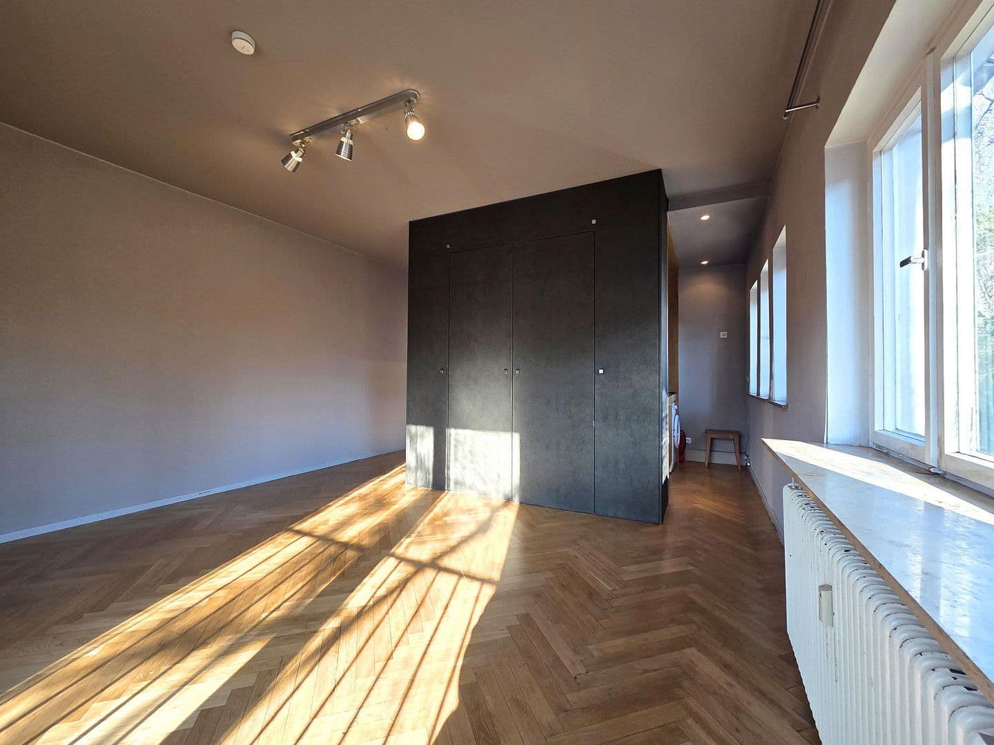 Prodej bytu 1+1 31 m², Bismarckallee 31, Berlin, Berlín Prodej bytu 1+1 31 m², Bismarckallee 31, Berlin, Berlín