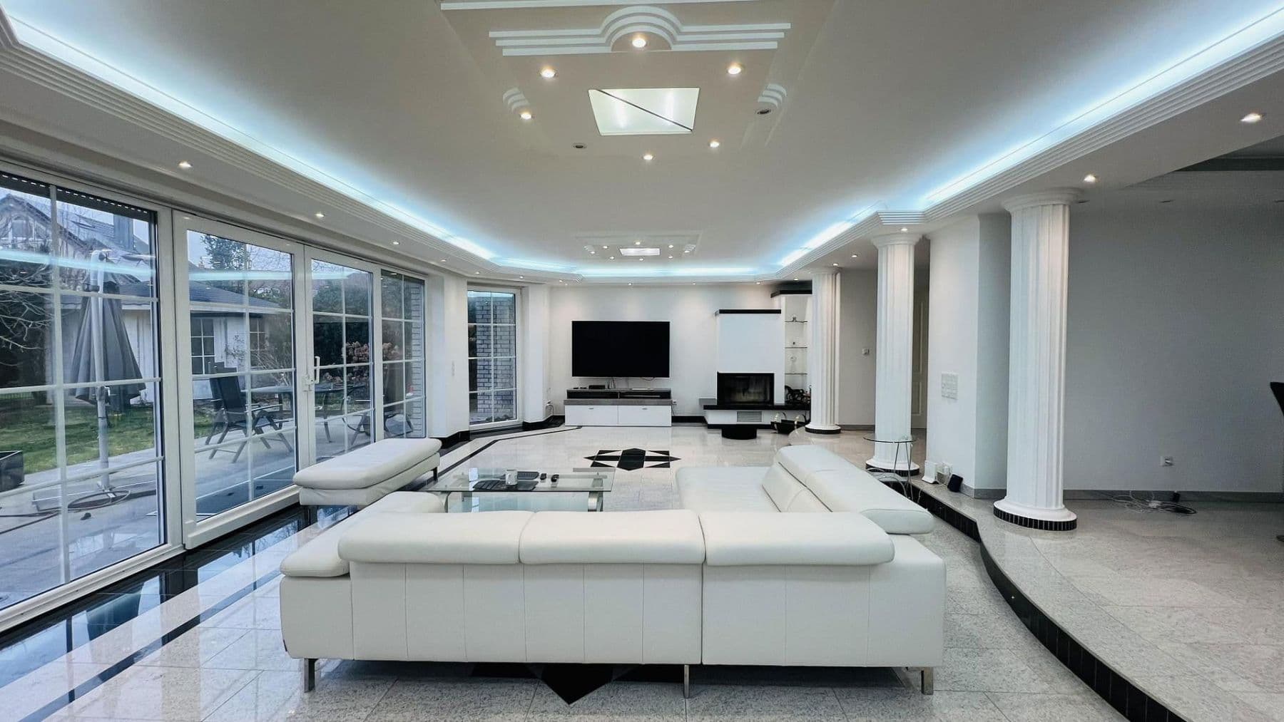 Pronájem domu 266 m², pozemek 475 m², Indianapolisstr.62, Köln, Severní Porýní-Vestfálsko Pronájem domu 266 m², pozemek 475 m², Indianapolisstr.62, Köln, Severní Porýní-Vestfálsko