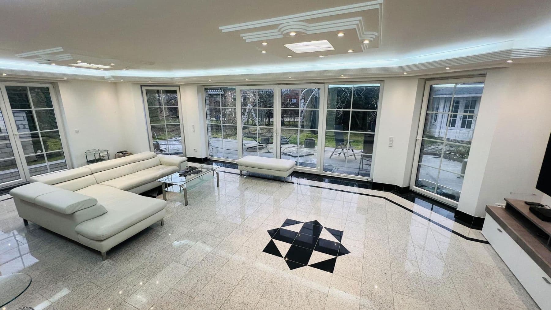 Pronájem domu 266 m², pozemek 475 m², Indianapolisstr.62, Köln, Severní Porýní-Vestfálsko Pronájem domu 266 m², pozemek 475 m², Indianapolisstr.62, Köln, Severní Porýní-Vestfálsko