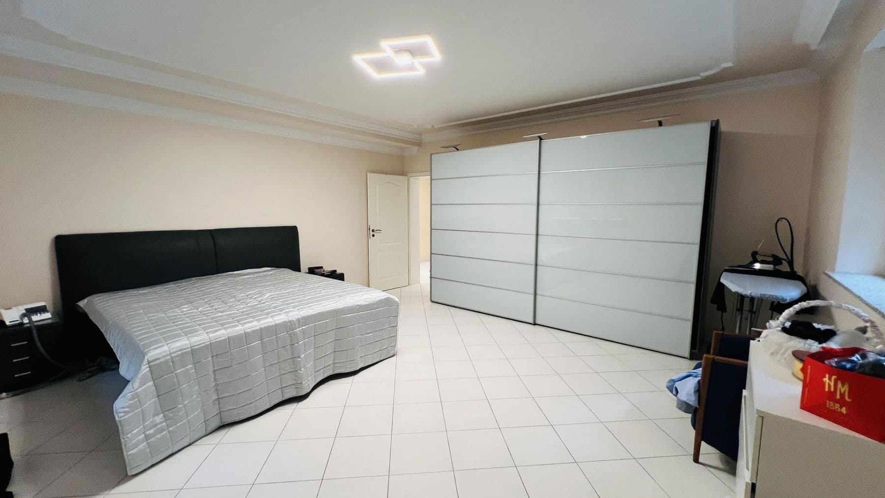 Pronájem domu 266 m², pozemek 475 m², Indianapolisstr.62, Köln, Severní Porýní-Vestfálsko Pronájem domu 266 m², pozemek 475 m², Indianapolisstr.62, Köln, Severní Porýní-Vestfálsko