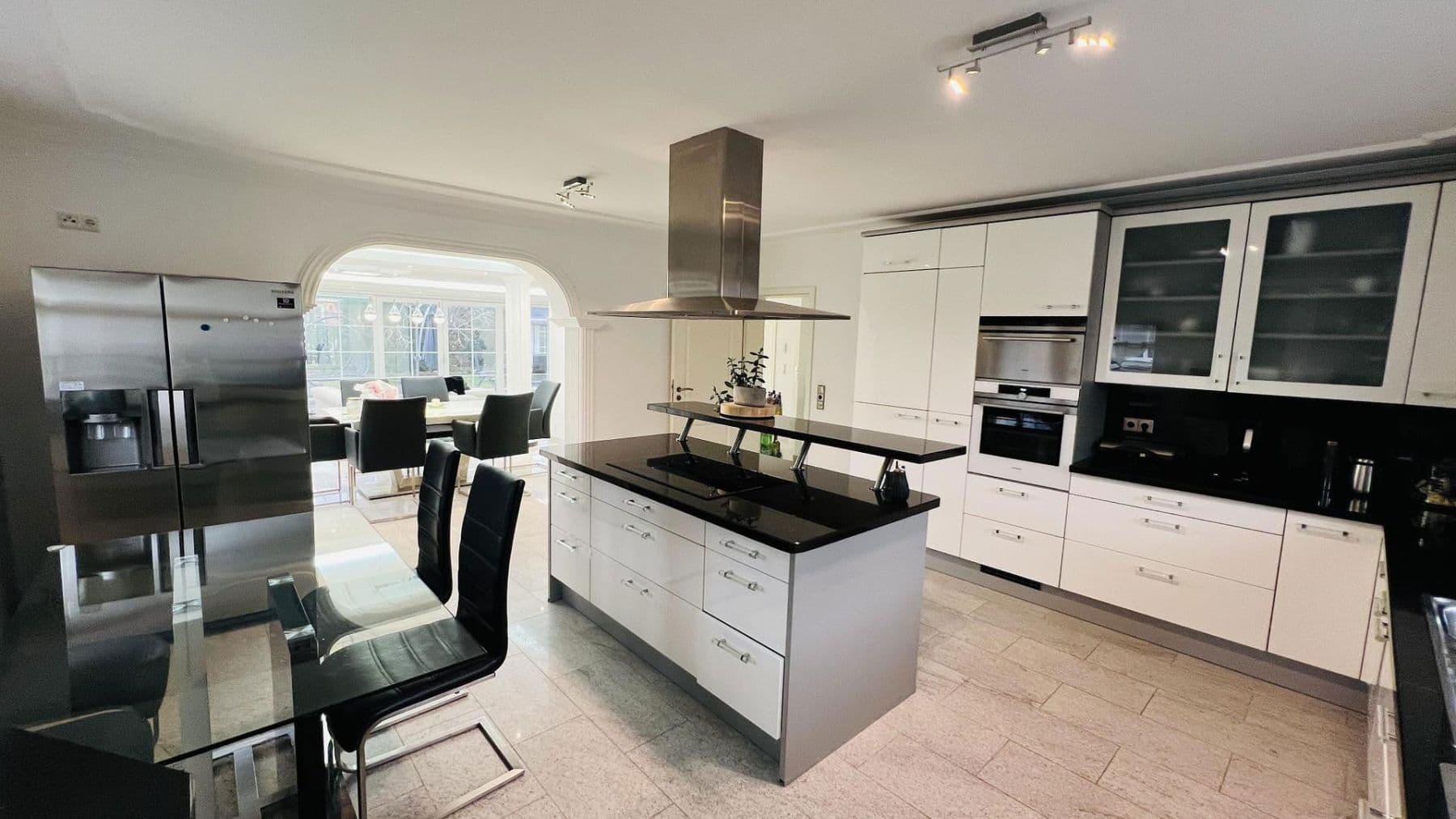 Pronájem domu 266 m², pozemek 475 m², Indianapolisstr.62, Köln, Severní Porýní-Vestfálsko Pronájem domu 266 m², pozemek 475 m², Indianapolisstr.62, Köln, Severní Porýní-Vestfálsko