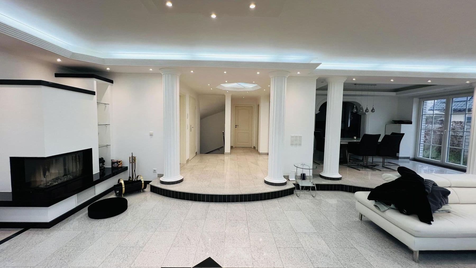 Pronájem domu 266 m², pozemek 475 m², Indianapolisstr.62, Köln, Severní Porýní-Vestfálsko Pronájem domu 266 m², pozemek 475 m², Indianapolisstr.62, Köln, Severní Porýní-Vestfálsko