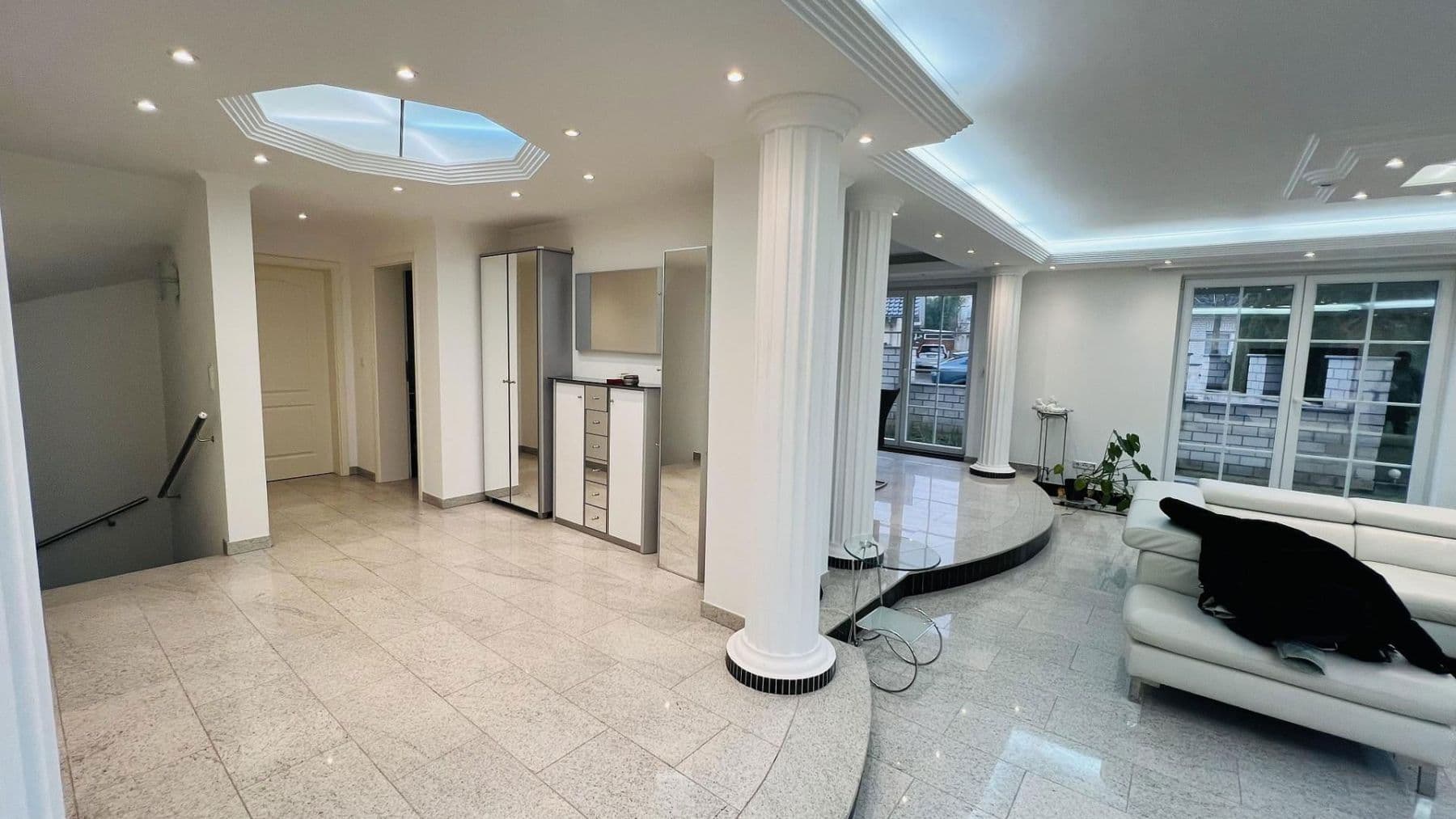 Pronájem domu 266 m², pozemek 475 m², Indianapolisstr.62, Köln, Severní Porýní-Vestfálsko Pronájem domu 266 m², pozemek 475 m², Indianapolisstr.62, Köln, Severní Porýní-Vestfálsko