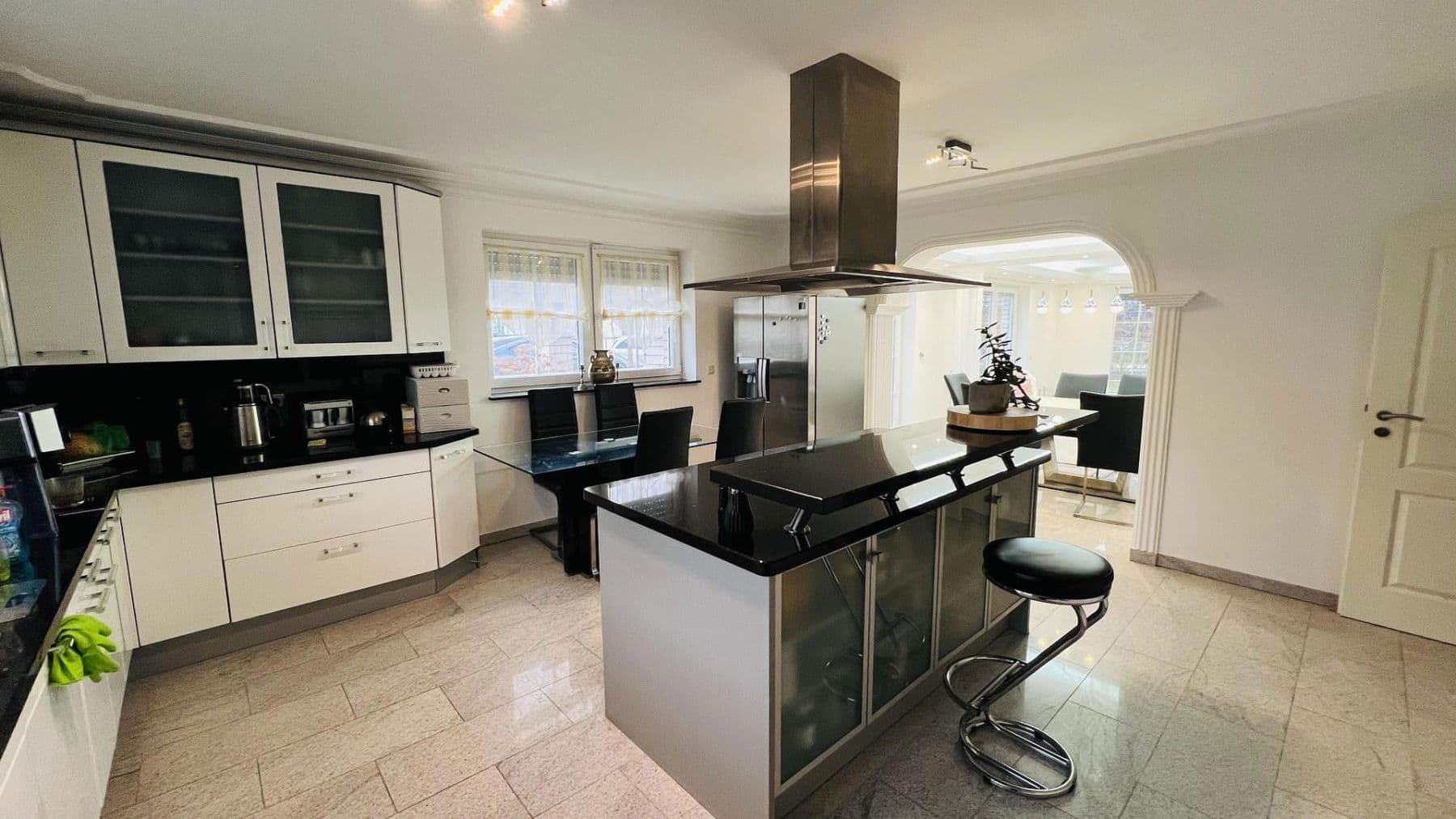 Pronájem domu 266 m², pozemek 475 m², Indianapolisstr.62, Köln, Severní Porýní-Vestfálsko Pronájem domu 266 m², pozemek 475 m², Indianapolisstr.62, Köln, Severní Porýní-Vestfálsko