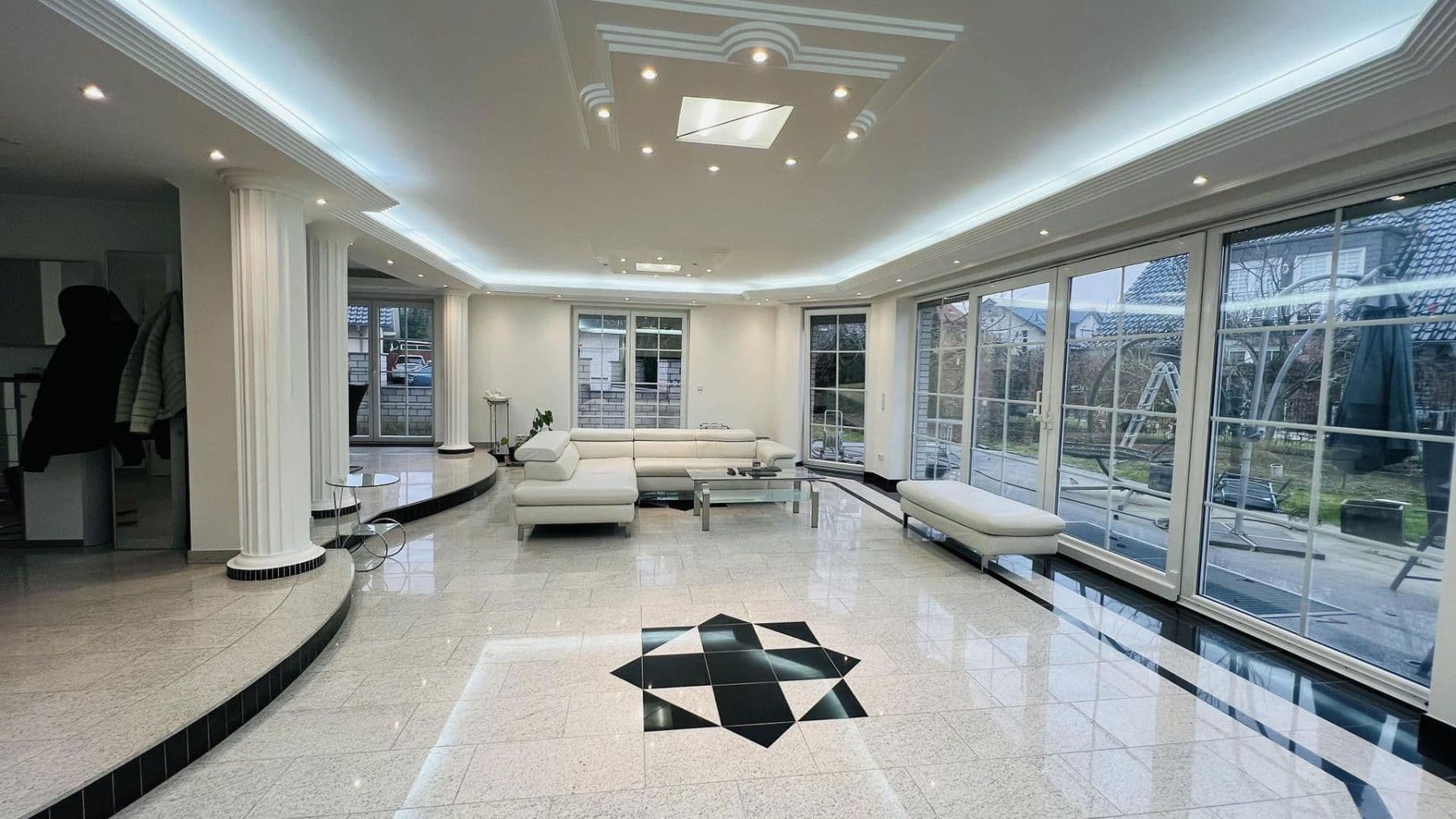 Pronájem domu 266 m², pozemek 475 m², Indianapolisstr.62, Köln, Severní Porýní-Vestfálsko Pronájem domu 266 m², pozemek 475 m², Indianapolisstr.62, Köln, Severní Porýní-Vestfálsko