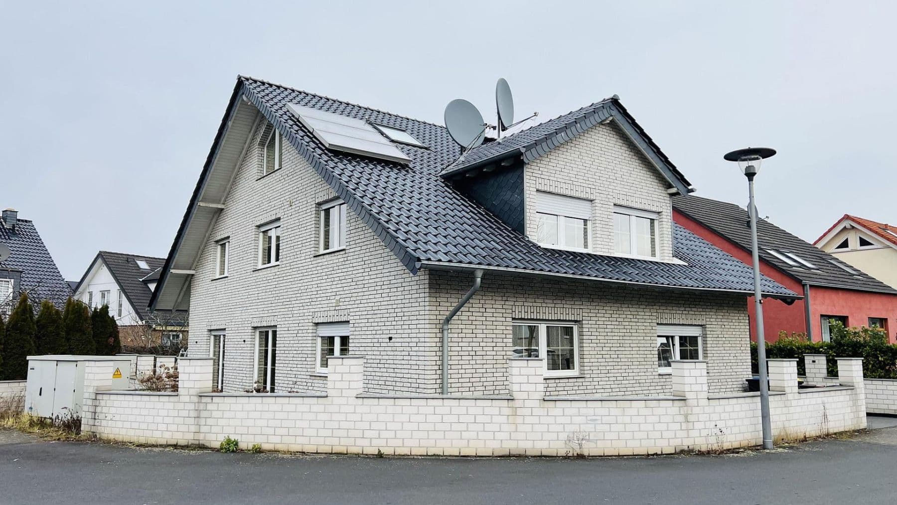 Pronájem domu 266 m², pozemek 475 m², Indianapolisstr.62, Köln, Severní Porýní-Vestfálsko Pronájem domu 266 m², pozemek 475 m², Indianapolisstr.62, Köln, Severní Porýní-Vestfálsko