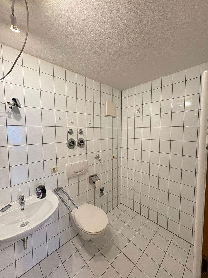 Pronájem bytu 2+1 61 m², Schillerstraße 10, Pfullingen, Bádensko-Württembersko Pronájem bytu 2+1 61 m², Schillerstraße 10, Pfullingen, Bádensko-Württembersko