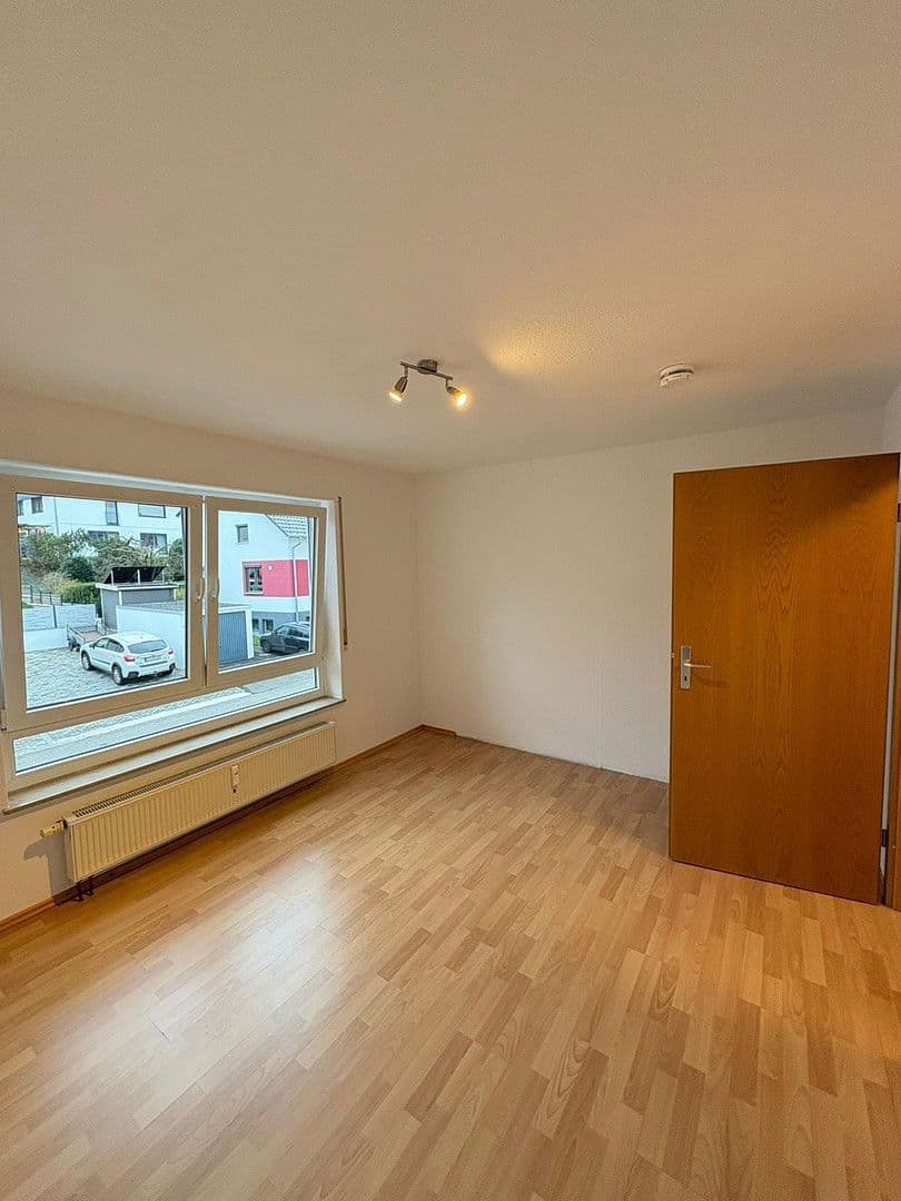 Pronájem bytu 2+1 61 m², Schillerstraße 10, Pfullingen, Bádensko-Württembersko Pronájem bytu 2+1 61 m², Schillerstraße 10, Pfullingen, Bádensko-Württembersko