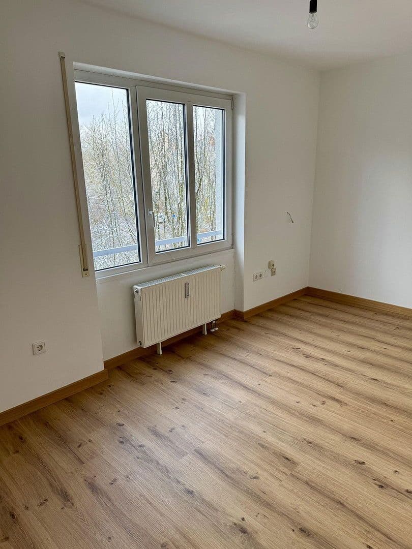 Pronájem bytu 4+1 90 m², Köglweg 17, Taufkirchen, Bavorsko Pronájem bytu 4+1 90 m², Köglweg 17, Taufkirchen, Bavorsko