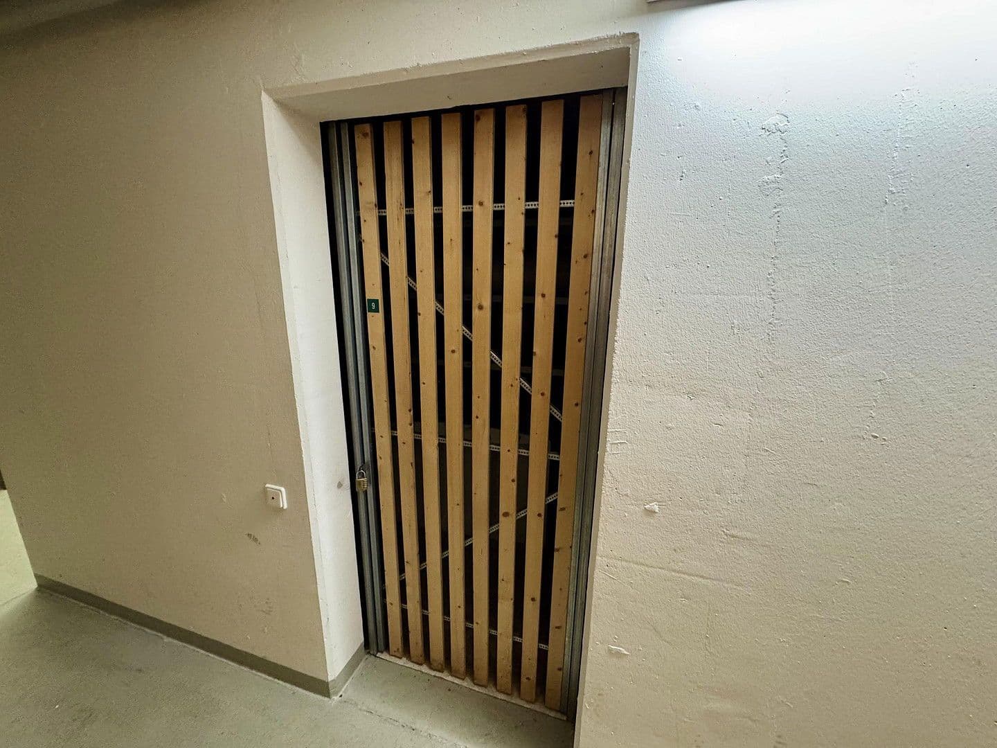 Pronájem bytu 4+1 90 m², Köglweg 17, Taufkirchen, Bavorsko Pronájem bytu 4+1 90 m², Köglweg 17, Taufkirchen, Bavorsko