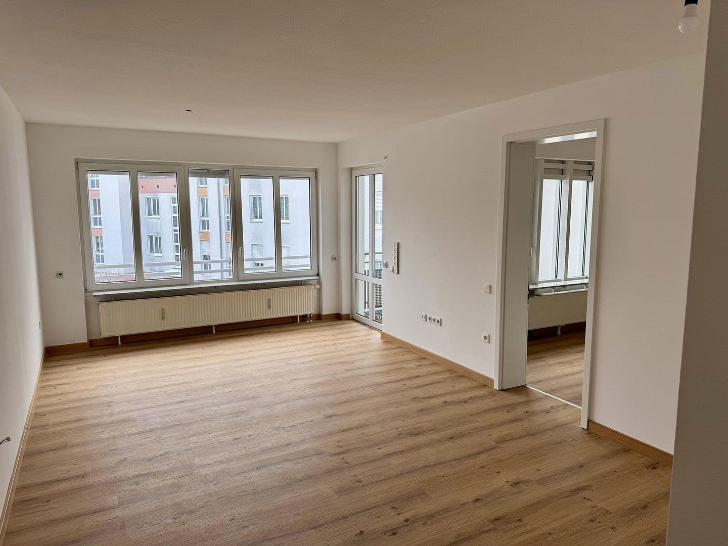 Pronájem bytu 4+1 90 m², Köglweg 17, Taufkirchen, Bavorsko Pronájem bytu 4+1 90 m², Köglweg 17, Taufkirchen, Bavorsko