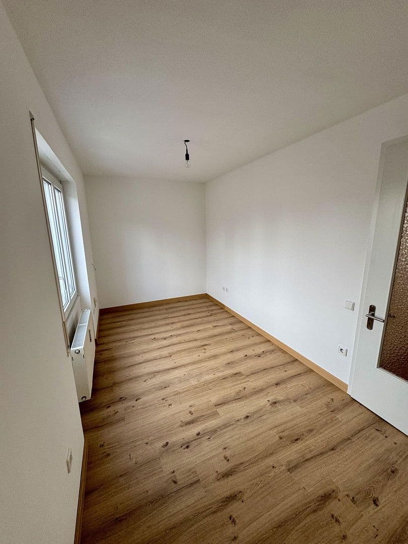 Pronájem bytu 4+1 90 m², Köglweg 17, Taufkirchen, Bavorsko Pronájem bytu 4+1 90 m², Köglweg 17, Taufkirchen, Bavorsko