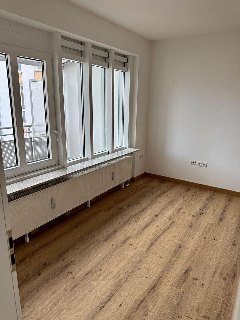 Pronájem bytu 4+1 90 m², Köglweg 17, Taufkirchen, Bavorsko Pronájem bytu 4+1 90 m², Köglweg 17, Taufkirchen, Bavorsko