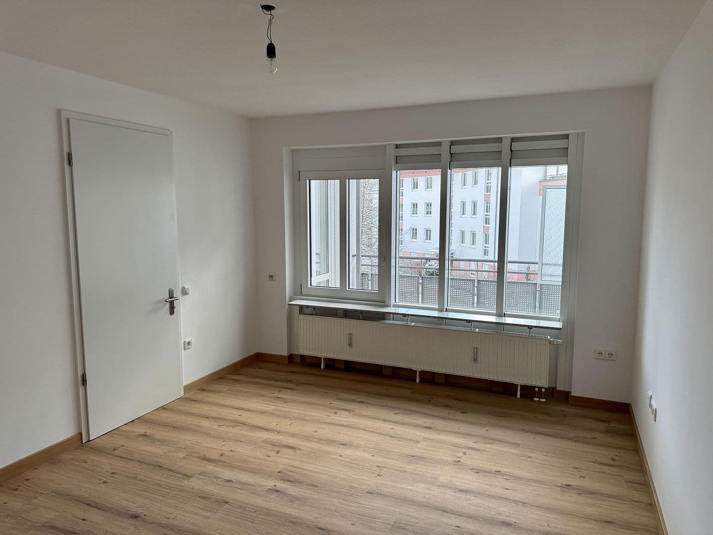 Pronájem bytu 4+1 90 m², Köglweg 17, Taufkirchen, Bavorsko Pronájem bytu 4+1 90 m², Köglweg 17, Taufkirchen, Bavorsko