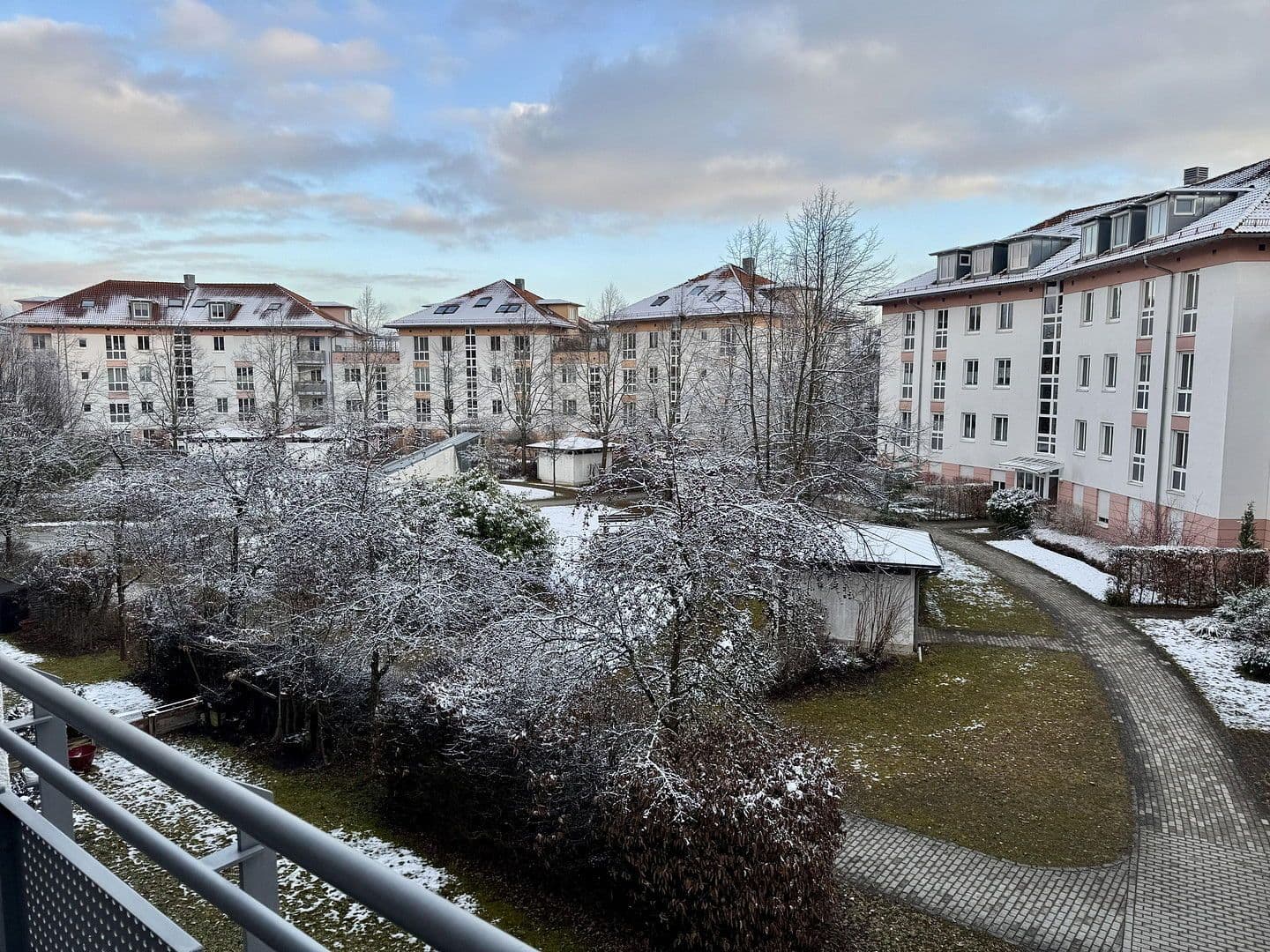 Pronájem bytu 4+1 90 m², Köglweg 17, Taufkirchen, Bavorsko Pronájem bytu 4+1 90 m², Köglweg 17, Taufkirchen, Bavorsko