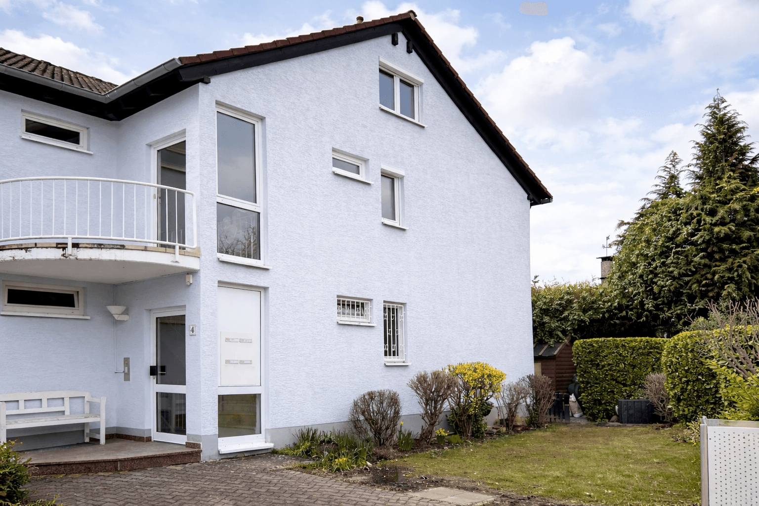 Pronájem bytu 3+1 124 m², Friedrichsdorf, Hessen Pronájem bytu 3+1 124 m², Friedrichsdorf, Hessen