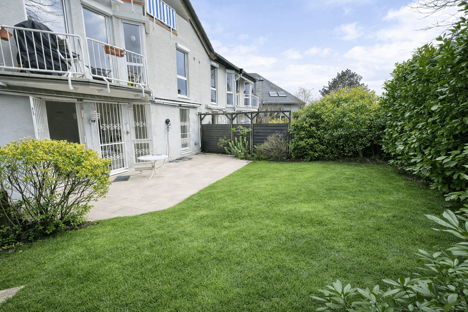 Pronájem bytu 3+1 124 m², Friedrichsdorf, Hessen Pronájem bytu 3+1 124 m², Friedrichsdorf, Hessen