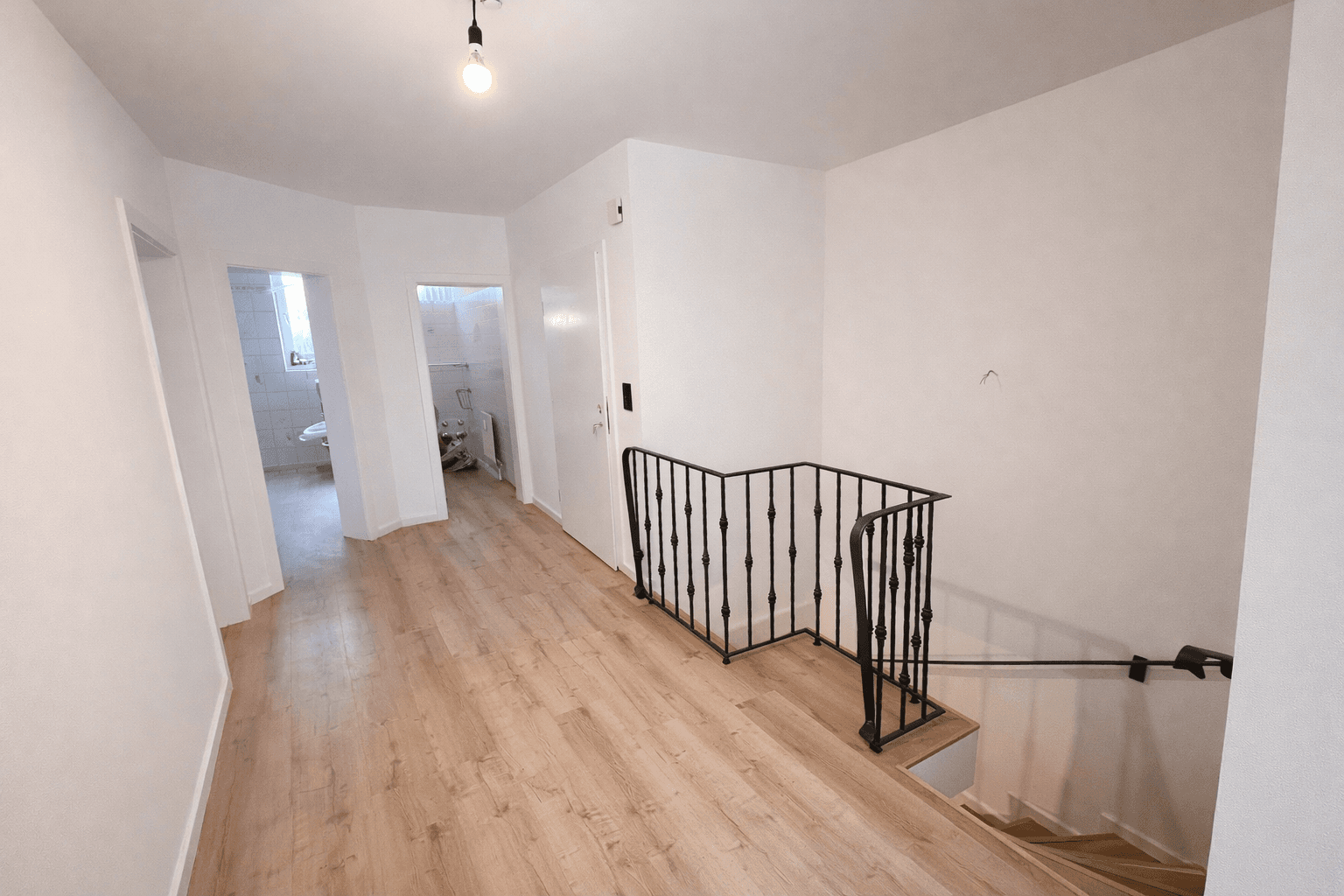 Pronájem bytu 3+1 124 m², Friedrichsdorf, Hessen Pronájem bytu 3+1 124 m², Friedrichsdorf, Hessen