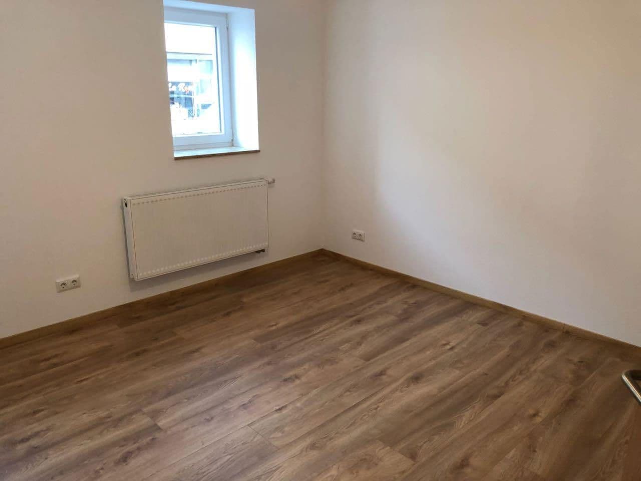 Pronájem domu 110 m², pozemek 125 m², Nürtingen, Bádensko-Württembersko Pronájem domu 110 m², pozemek 125 m², Nürtingen, Bádensko-Württembersko