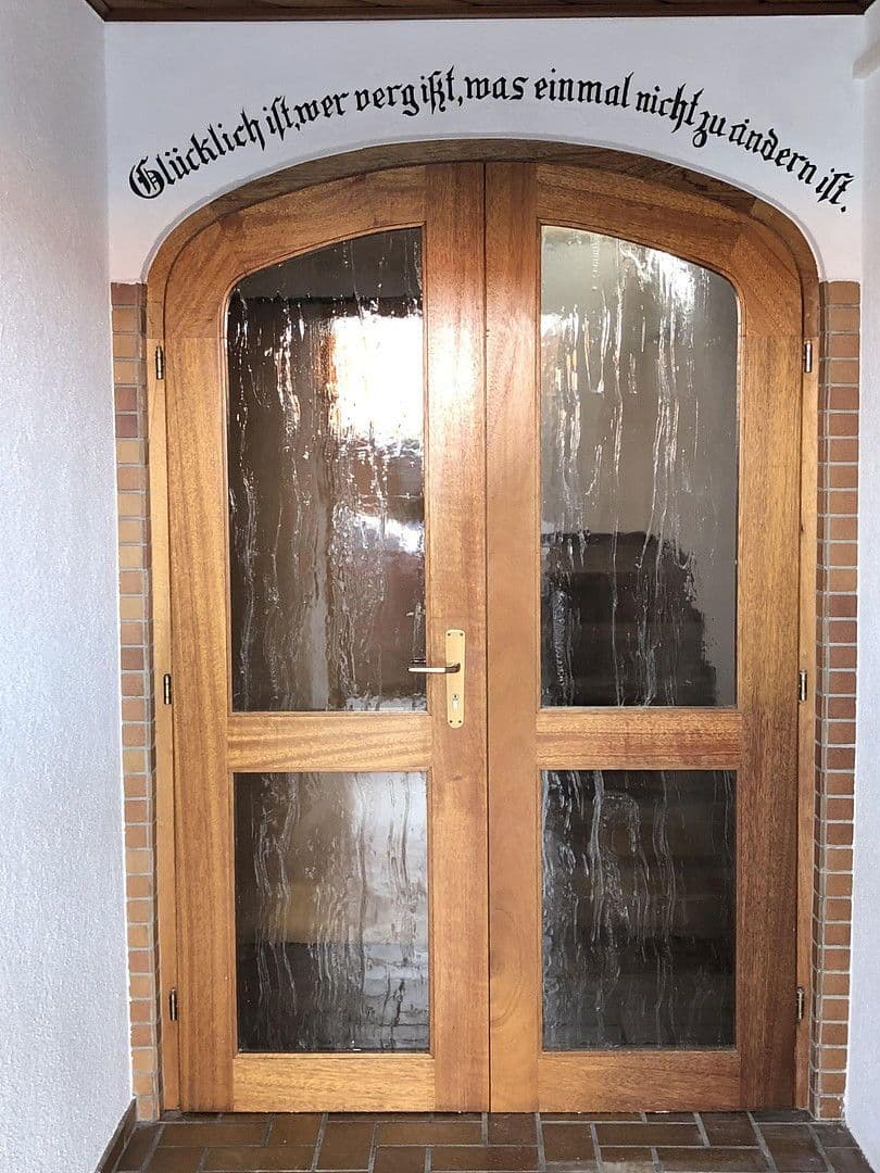 Pronájem domu 110 m², pozemek 125 m², Nürtingen, Bádensko-Württembersko Pronájem domu 110 m², pozemek 125 m², Nürtingen, Bádensko-Württembersko