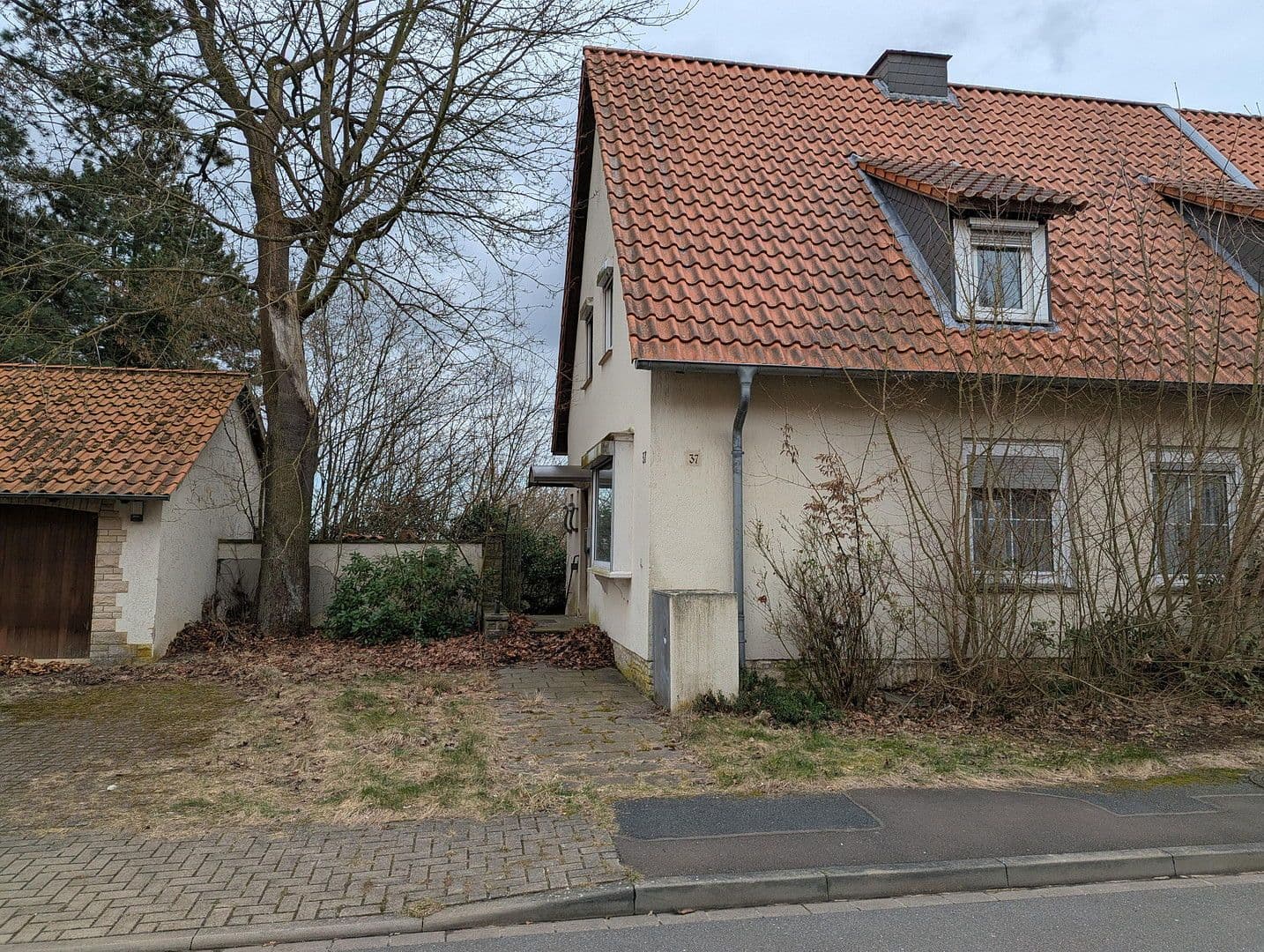 Prodej domu 123 m², pozemek 1.041 m², Herrmann-Löns-Weg 37, Salzgitter, Dolní Sasko Prodej domu 123 m², pozemek 1.041 m², Herrmann-Löns-Weg 37, Salzgitter, Dolní Sasko