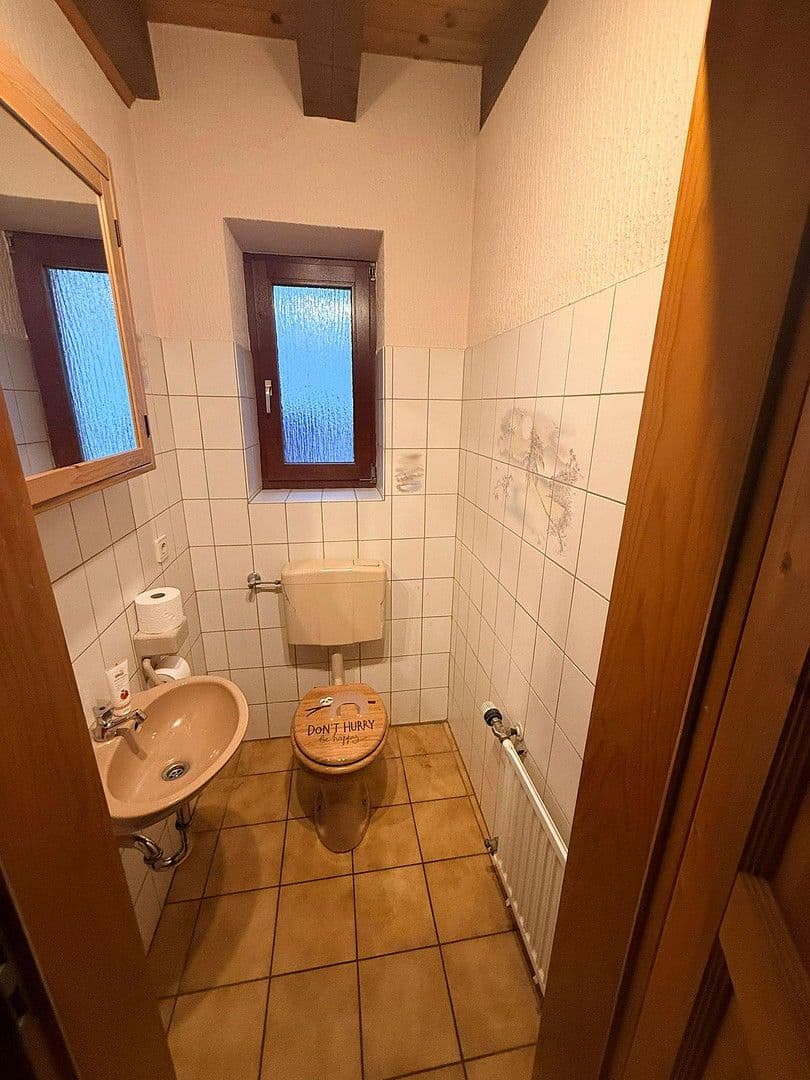 Pronájem domu 100 m², pozemek 250 m², Dorfstraße 6, Neuwied, Porýní-Falc Pronájem domu 100 m², pozemek 250 m², Dorfstraße 6, Neuwied, Porýní-Falc