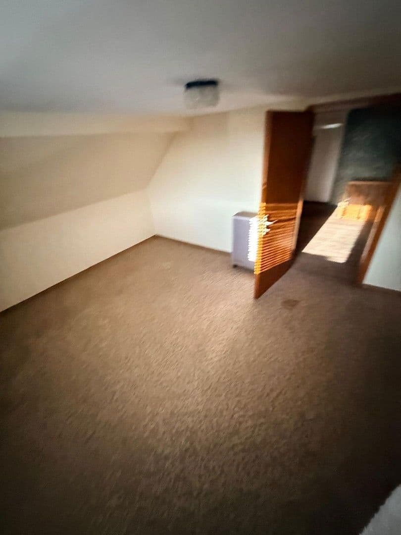 Pronájem domu 100 m², pozemek 250 m², Dorfstraße 6, Neuwied, Porýní-Falc Pronájem domu 100 m², pozemek 250 m², Dorfstraße 6, Neuwied, Porýní-Falc