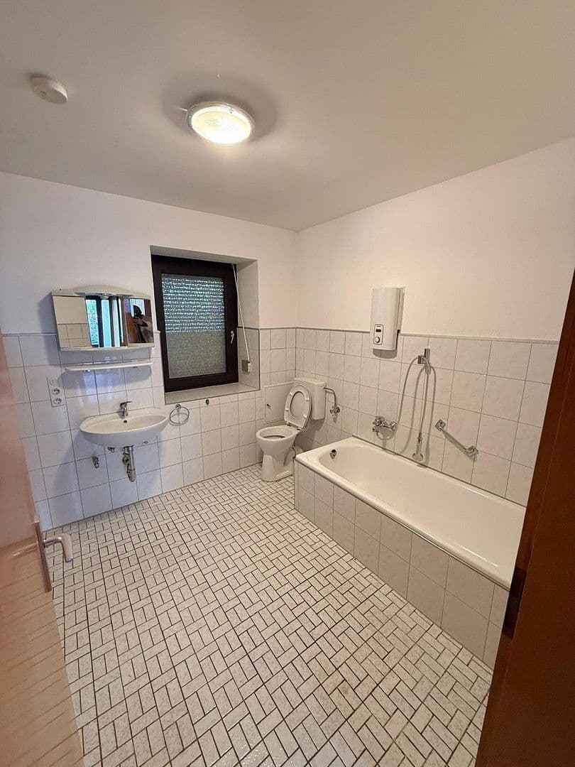 Pronájem domu 100 m², pozemek 250 m², Dorfstraße 6, Neuwied, Porýní-Falc Pronájem domu 100 m², pozemek 250 m², Dorfstraße 6, Neuwied, Porýní-Falc