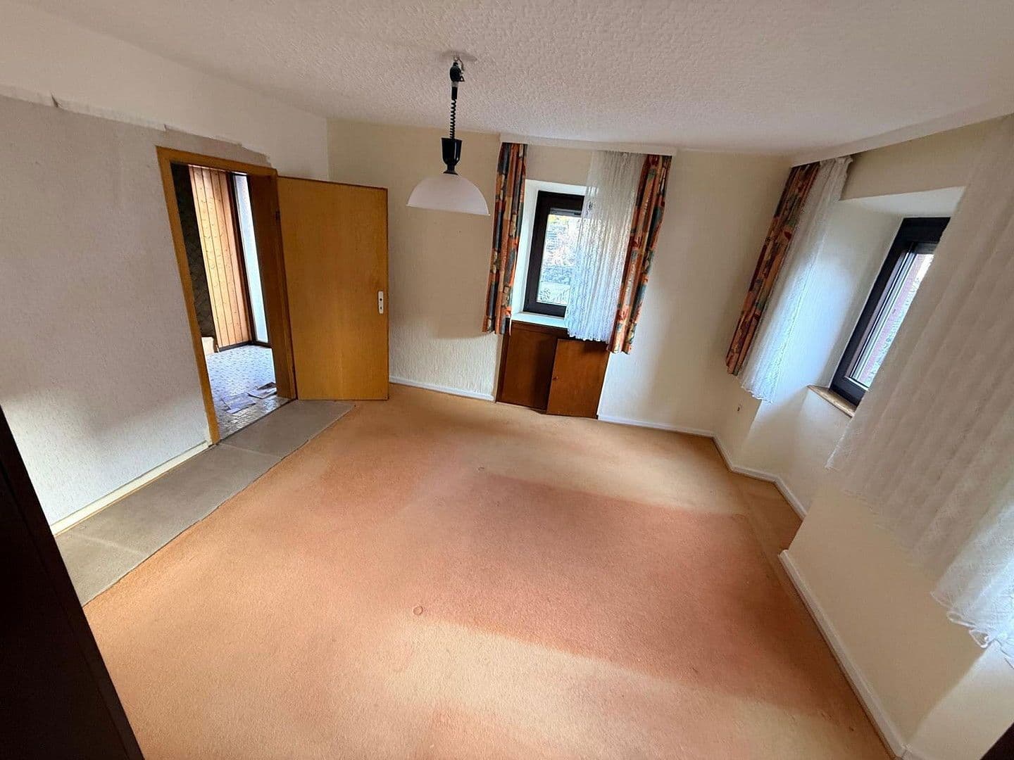 Pronájem domu 100 m², pozemek 250 m², Dorfstraße 6, Neuwied, Porýní-Falc Pronájem domu 100 m², pozemek 250 m², Dorfstraße 6, Neuwied, Porýní-Falc